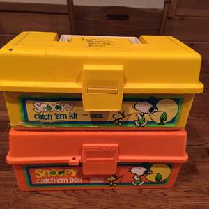 lot 200 image: Two Vintage Snoopy Tackle Boxes and Four Snoopy Lunch Boxes