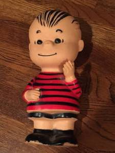 lot 204 image: Vintage Peanuts Figures