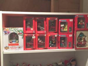 lot 227 image: Amazing Collection Of Peanuts Christmas Decorations
