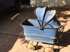 lot 144 image: Vintage Trav-L-Eez Baby Carraige That Swings
