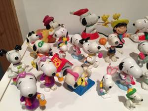 lot 243 image: Large Lot of Peanuts Figures