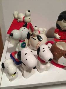lot 245 image: Assorted Ceramic Peanuts Lot