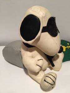 lot 249 image: Vinyl Snoopy TV Organizer