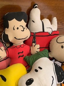 lot 168 image: Vintage Peanuts Pillows