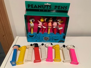 lot 228 image: Fun Peanuts Pen Set and Pez