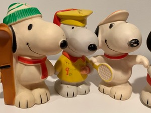 lot 233 image: Vintage Snoopy Banks
