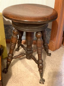 lot 61 image: Lot of VintageAntique Footstools including Piano Stool