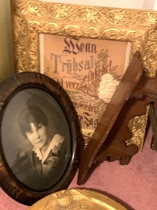 lot 269 image: Large Lot of AntiqueVintage Frames and Photos