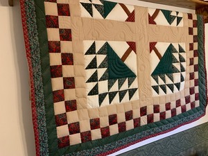 lot 74 image: Decorative Throw
