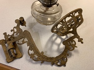 lot 86 image: Oil Lamp with Gold Wall Bracket
