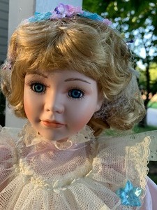 lot 286 image: Dynasty Doll Collection- Jennifer