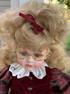 lot 291 image: Geppeddo Series - Collector Doll