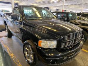 lot 5 image: 2004 Dodge Ram 1500 Regular Cab 4x4