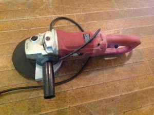 lot 35 image: 7 Angle Grinder