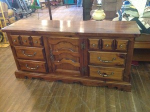 lot 47 image: Dresser