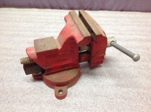 lot 73 image: Vise