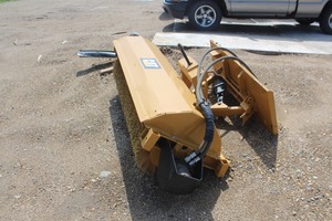 lot 5683 image: Caterpillar Quick Attach 60 Rotary Hydraulic Broom