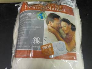 lot 56 image: Biddeford Heated Blanket queen siz...