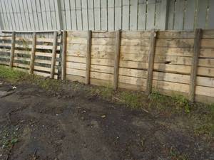 lot 172 image: 2 Long Wood Pallets 138 x 39 and 14...