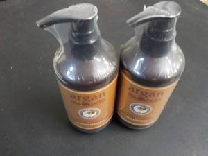 lot 175 image: 2 - 10.1 Bottles Argan Diabella Sha...