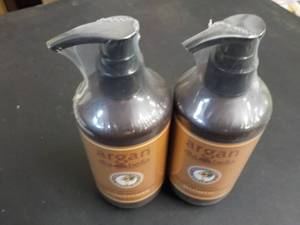 lot 176 image: 2 - 10.1 Bottles Argan Diabella Sha...