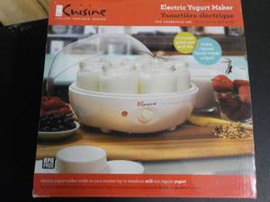 lot 186 image: Euro Cuisine Electric Yogurt Maker...