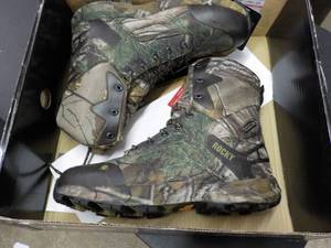 lot 257 image: Rocky Broadhead Boots size Mens 8....