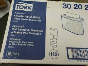 lot 272 image: Tork X Press Countertop MultiFold H...