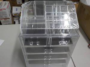 lot 298 image: Make Up Storage Container new in p...