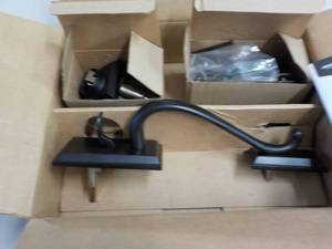 lot 321 image: Amazon Basics Modern Handle Set and...