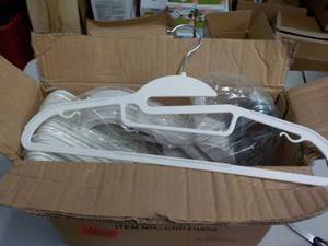 lot 327 image: Box of 35 Hangers...