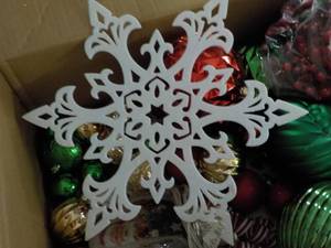 lot 337 image: Christmas Dcor Lot...