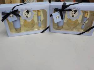 lot 345 image: Set of 2 Arianna Grande Fragrance G...