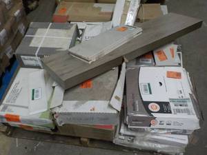lot 401 image: Pallet of Misc. Flooring...
