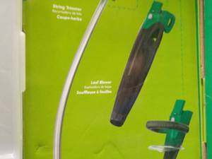 lot 413 image: Feather Lite Weed Eater 3 in 1 Inte...