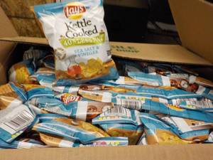 lot 422 image: Case of 64 Snack Bags Lays Kettle C...