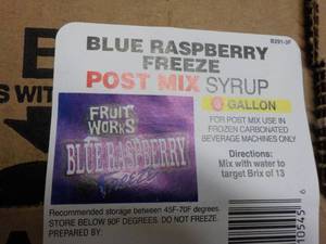 lot 514 image: 3 Gallon Blue Raspberry Freeze Post...
