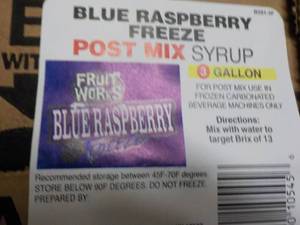 lot 515 image: 3 Gallon Blue Raspberry Freeze Post...