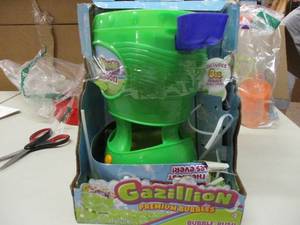 lot 15 image: Gazillion Premium Bubble Maker- Bub...