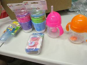 lot 27 image: Nuby First Solids E-Z Squee-z, 2 Mu...