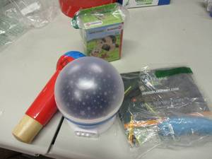 lot 29 image: Star Projector Night Light Battery ...