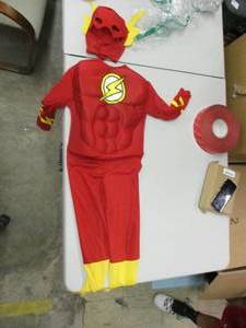 lot 43 image: Size Small Child Flash Costume...