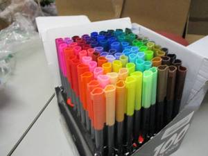 lot 44 image: Super Markers - 100 felt Liner Mark...