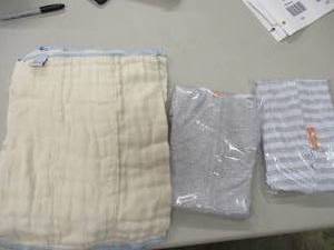lot 105 image: Swaddle Me 2 Pack Size smallmedium...