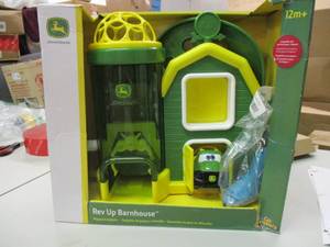 lot 114 image: John Deere Rev Up Barnhouse Playset...
