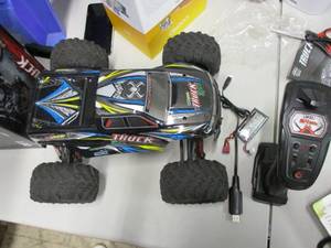 lot 123 image: IONLEHONG Toys Big Feet Truck 2.5 G...