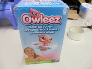 lot 140 image: Owleez Teach Me to Fly Interactive ...