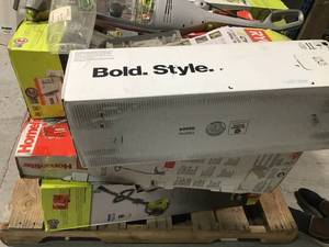 lot 15 image: PALLET WITH RYOBI, HOMELITE OUTDOORYARD TOOLS SEE PICS