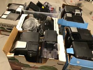 lot 45 image: LOT WITH KITCHEN SUPPLIES & COFFEE MAKERS SEE PICS