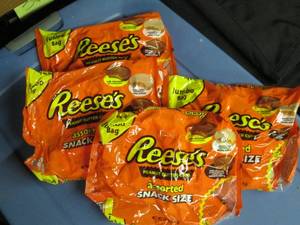 lot 11 image: 5B (4) Jumbo Bags of Hersheys As...